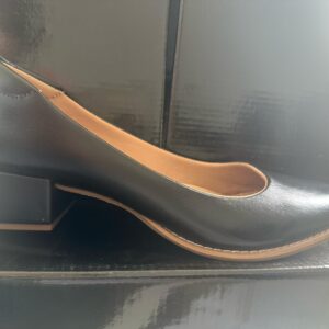 Sandalia Preta Fechada Sorelle